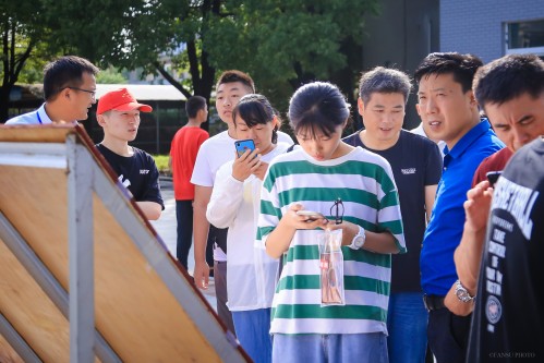 201908【今日五中迎來新主人——阜陽五中千余名新生喜領(lǐng)通知書】2000k 阜陽日報 阜陽發(fā)布 特約攝影 凡偉 18844908911 (16)_conew1.jpg