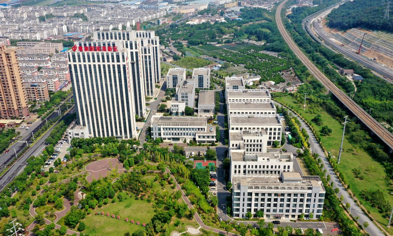 俯瞰慈湖高新區(qū)總部。邵紀(jì)明攝