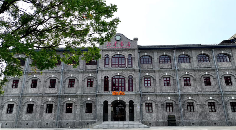 前言后記安慶勸業(yè)場店。安徽新華發(fā)行集團供圖