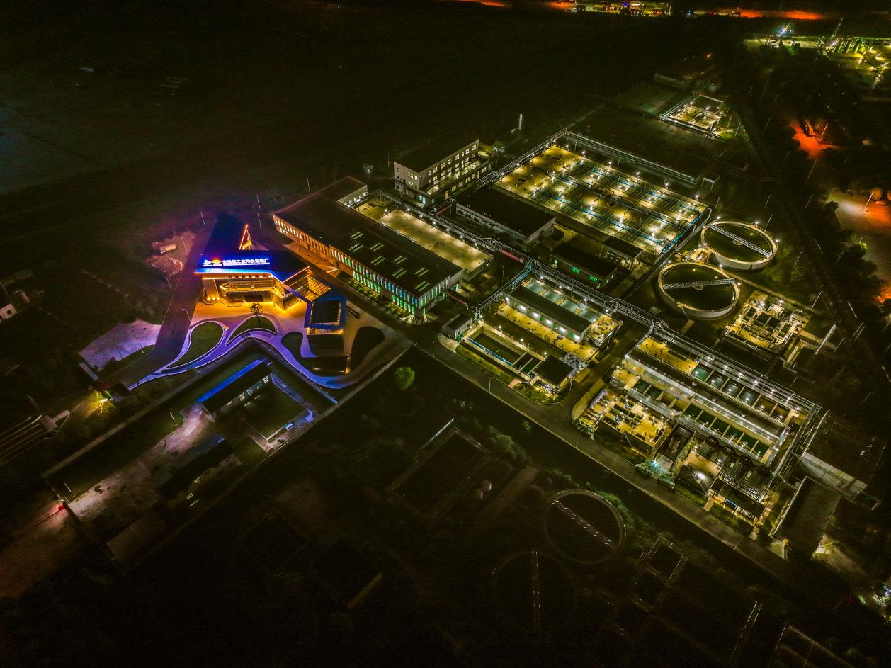 俯瞰定遠(yuǎn)鹽化工業(yè)園污水處理廠。受訪者供圖