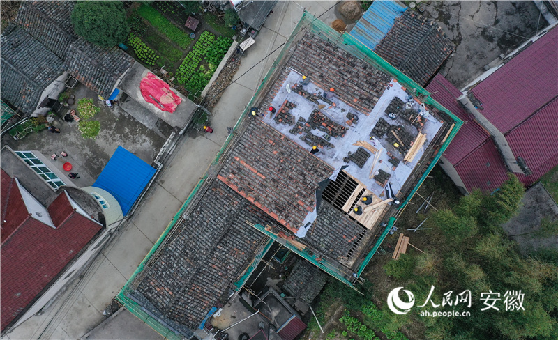 修繕古建，活化古村。人民網(wǎng)記者 張俊攝