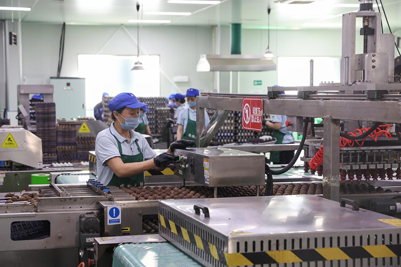 安徽潁上龍耕食品生產線。人民網記者 張俊攝